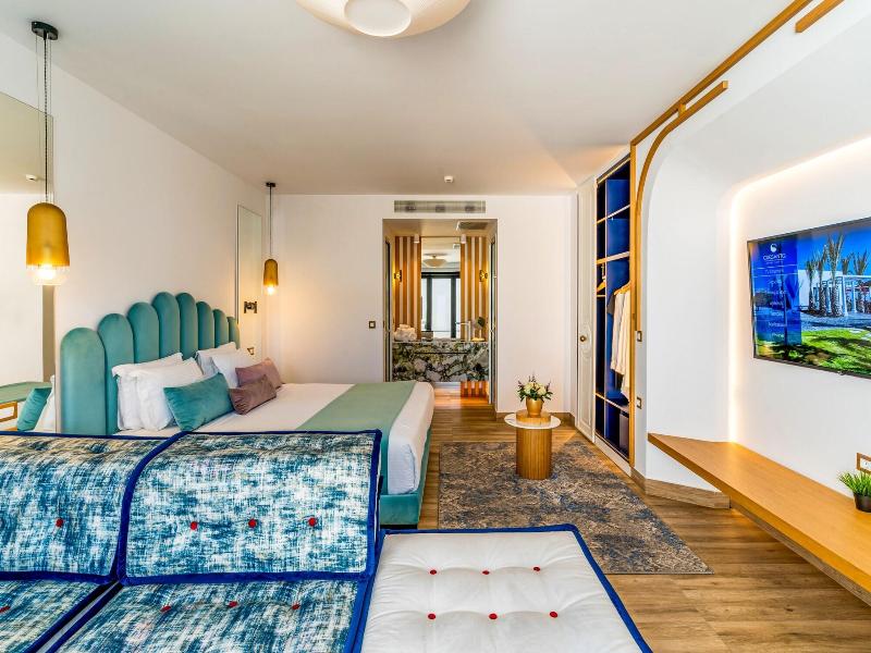 Cresanto Luxury Suites image