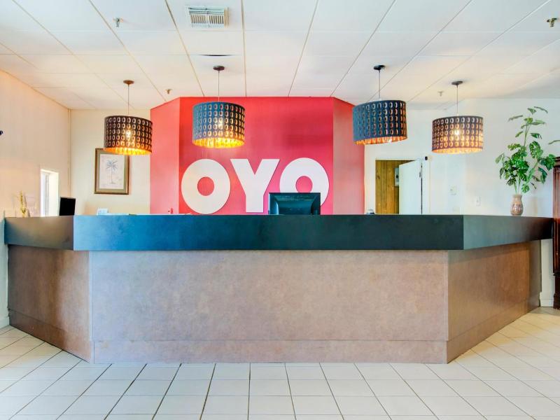 Oyo Hotel Dundee By Crystal Lake image