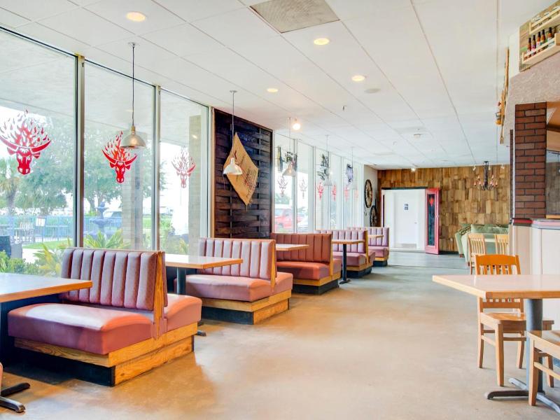 Oyo Hotel Dundee By Crystal Lake image
