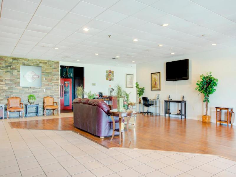 Oyo Hotel Dundee By Crystal Lake image