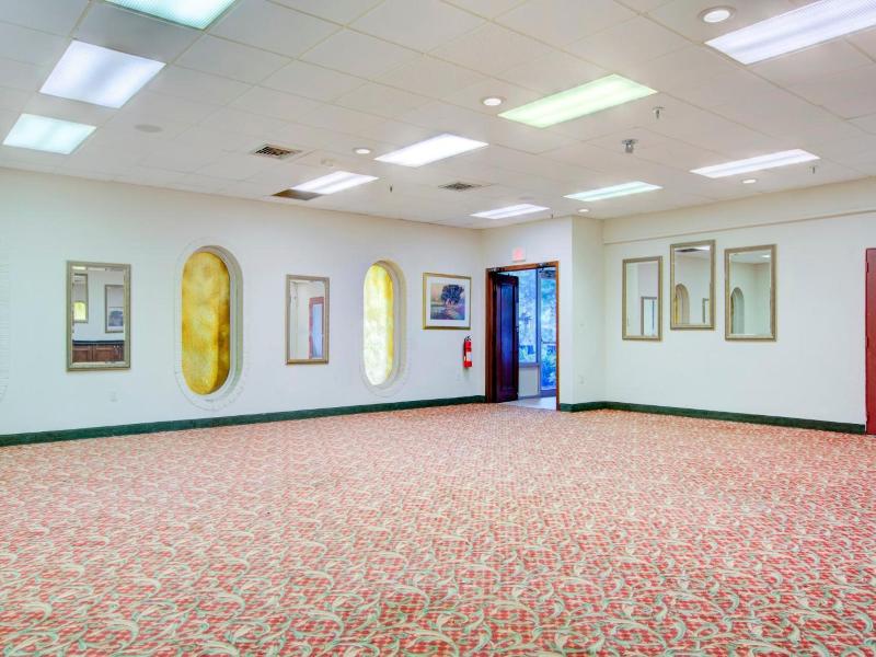 Oyo Hotel Dundee By Crystal Lake image