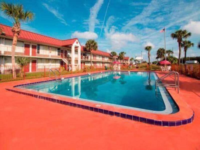 Oyo Hotel Dundee By Crystal Lake image