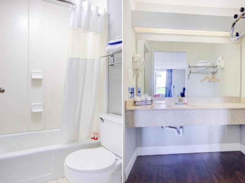Oyo Hotel Dundee By Crystal Lake image