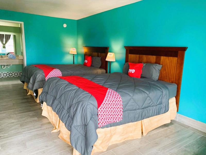 Oyo Hotel Dundee By Crystal Lake image
