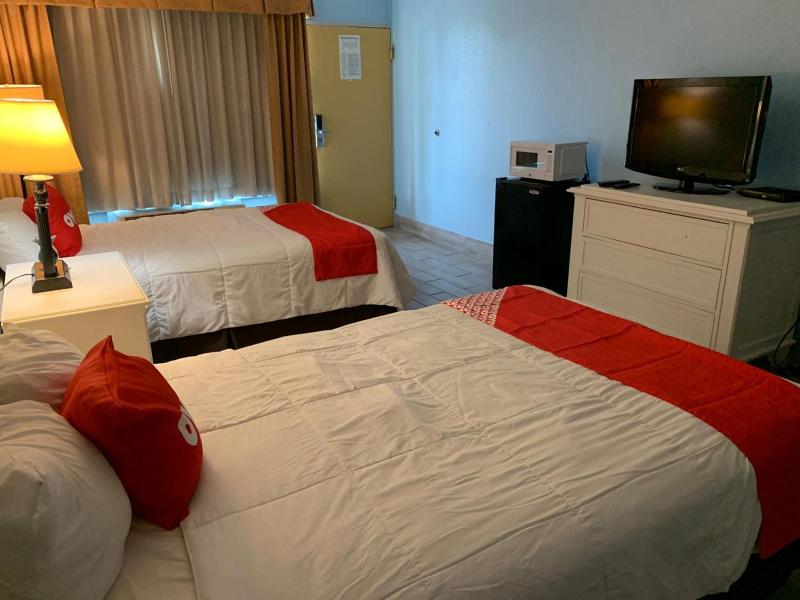 Oyo Hotel Dundee By Crystal Lake image