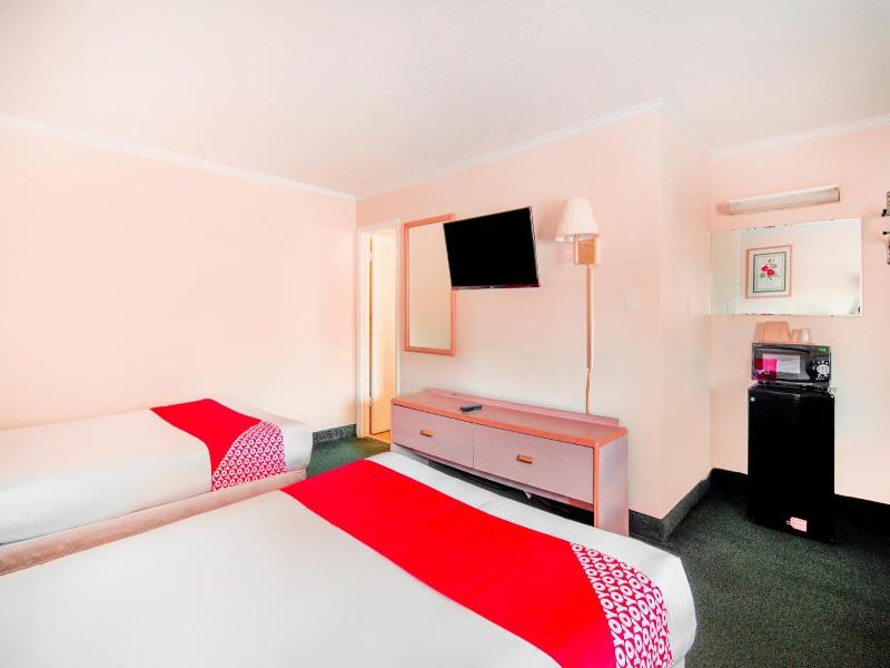 Oyo Hotel Durham West Hills image