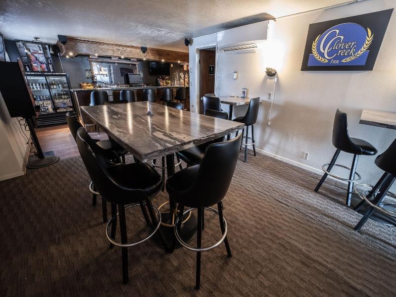Clover Creek Inn