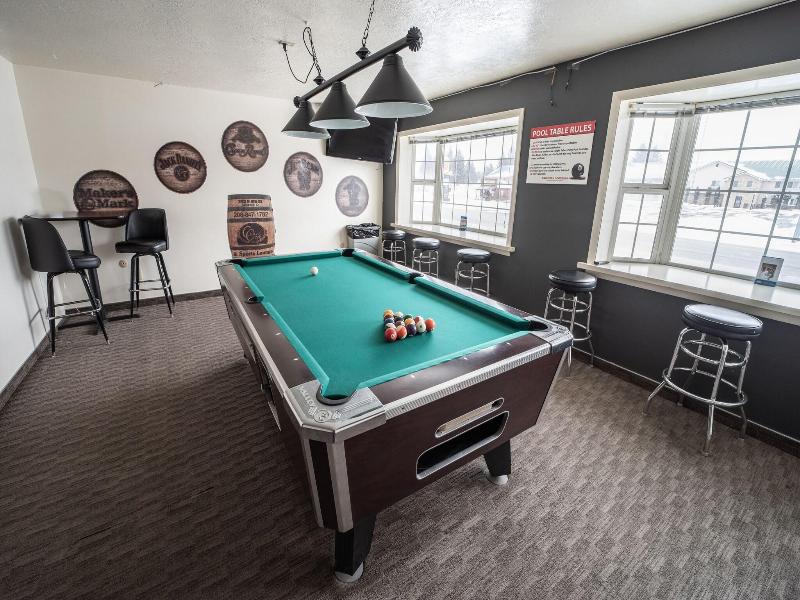 Clover Creek Inn