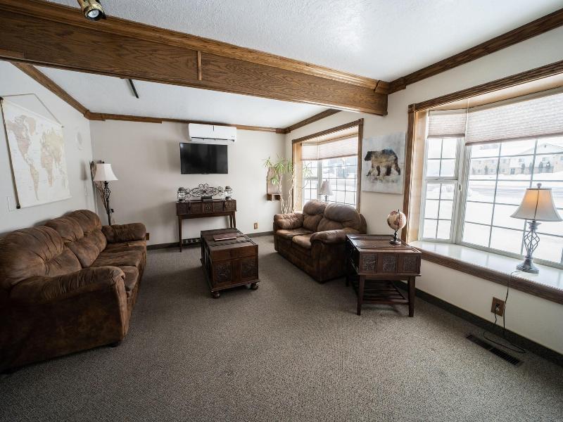 Clover Creek Inn