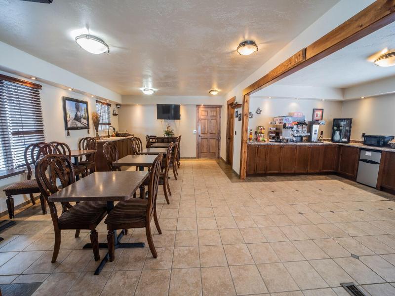 Clover Creek Inn