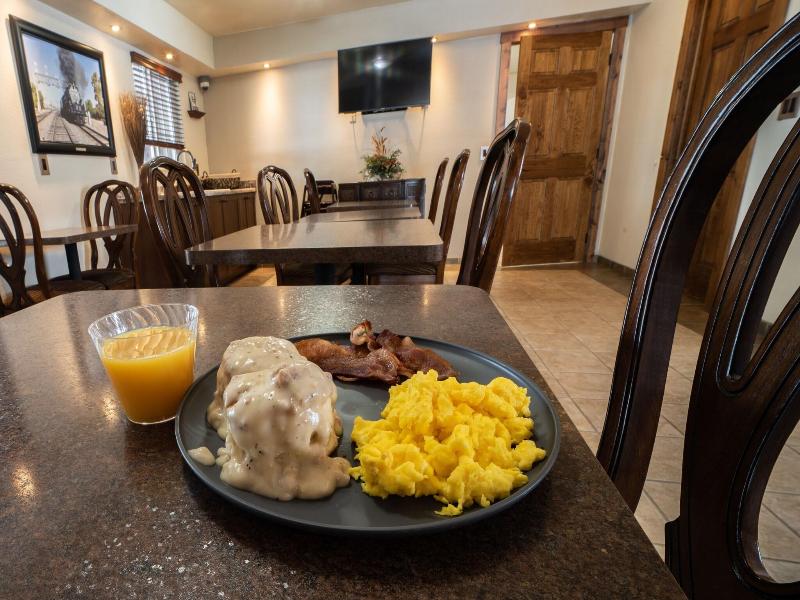 Clover Creek Inn