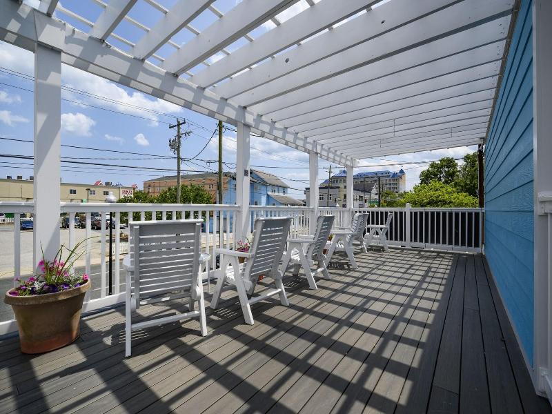 Madison Beach Motel image