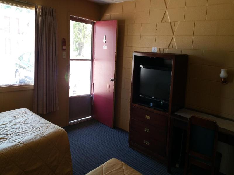 Riverview Motel — photo 36