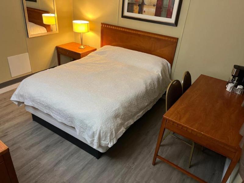 Schell Motel image