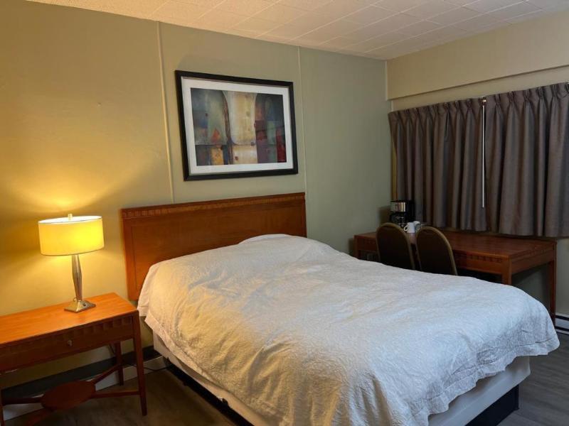 Schell Motel image