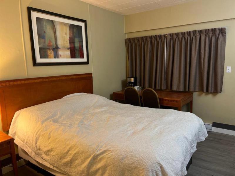 Schell Motel image