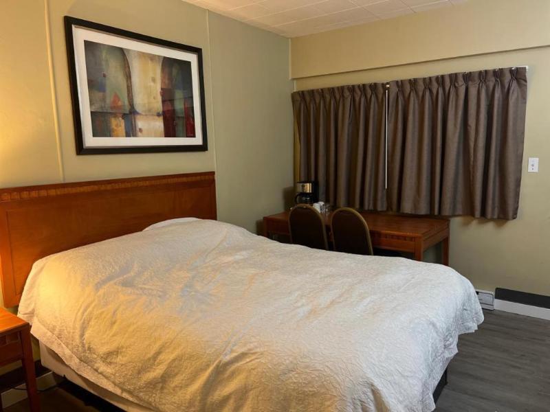 Schell Motel image