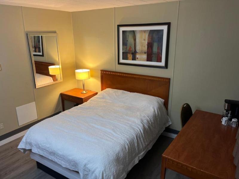 Schell Motel image