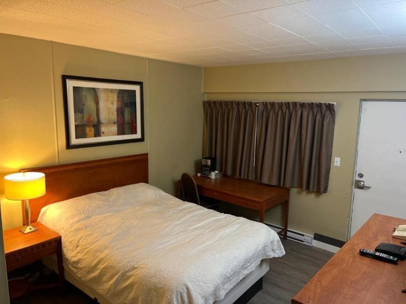 Schell Motel image