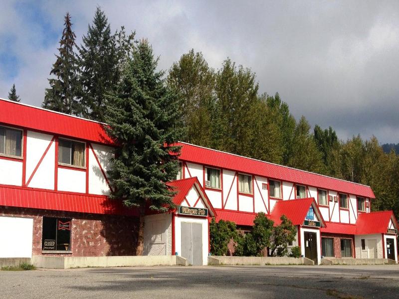 Villagers Inn, Fruitvale