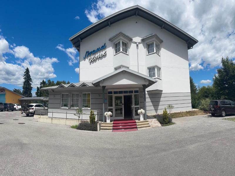 Strandhotel Faak image