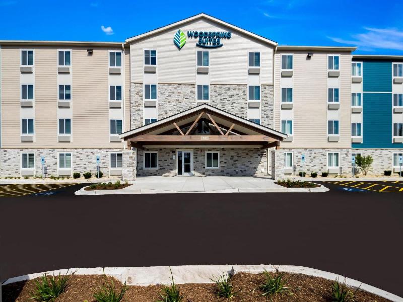 Woodspring Suites Chicago Addison image