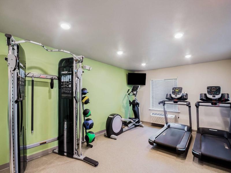 Woodspring Suites Chicago Addison image