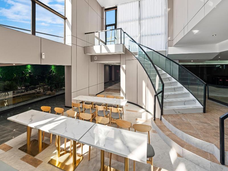 Ly New York Hotel image