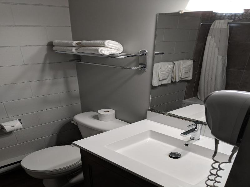 Armstrong Inn image