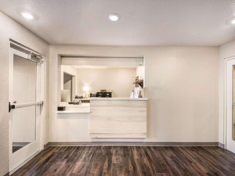 Woodspring Suites Bradenton image