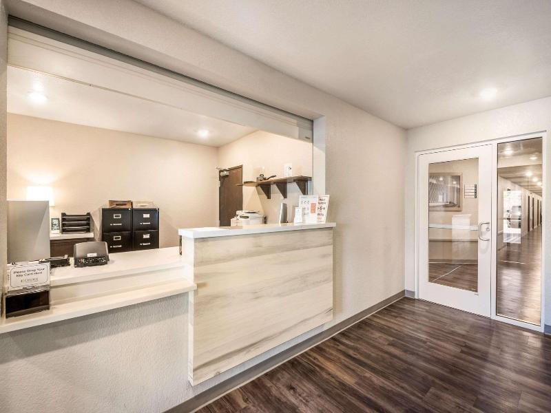 Woodspring Suites Bradenton image