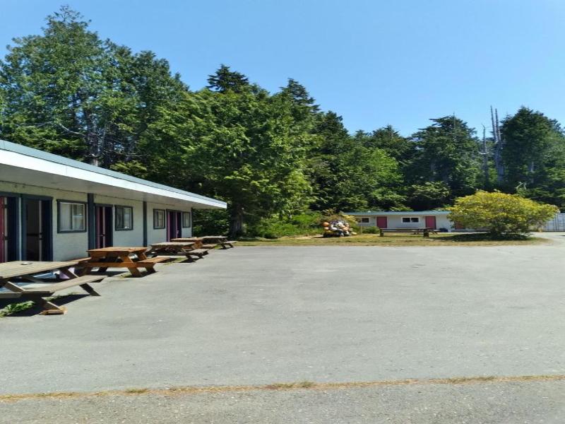 Dolphin Motel