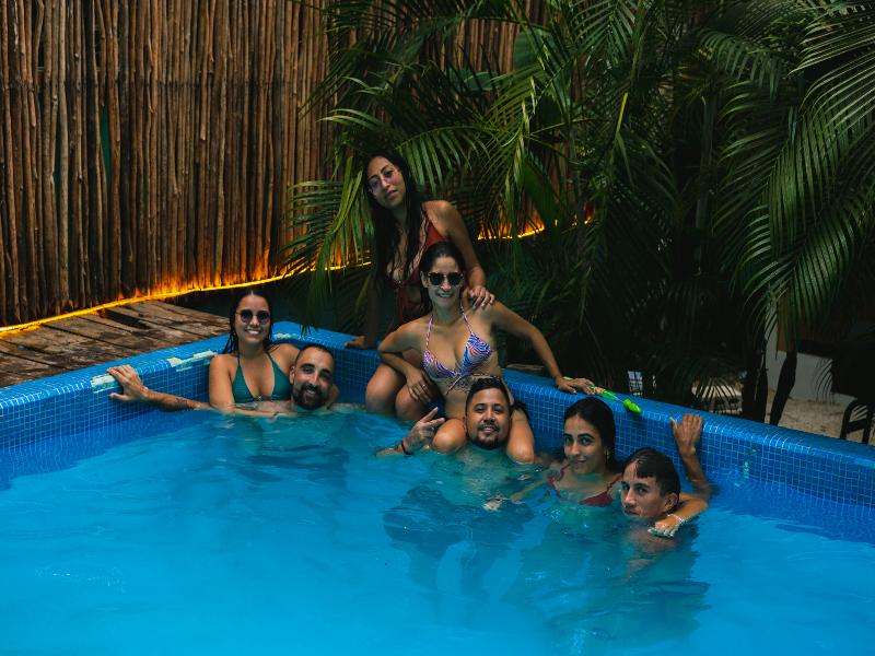 Maui Hostels Tulum image