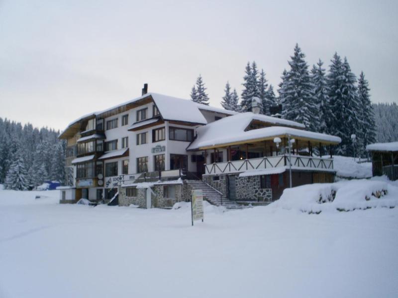 Family Hotel Markony image