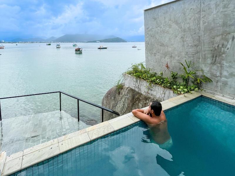 1819 Marine Hotel