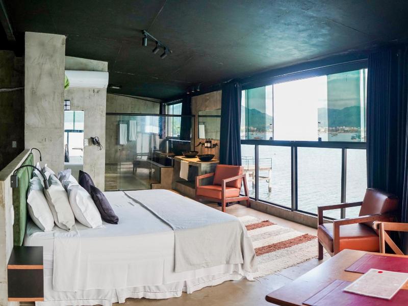 1819 Marine Hotel