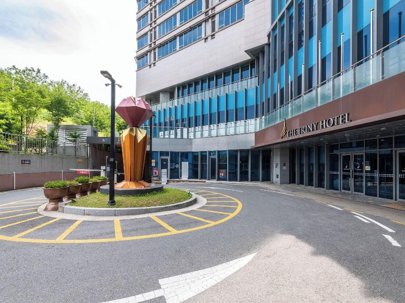 The Triny Urban Suites image