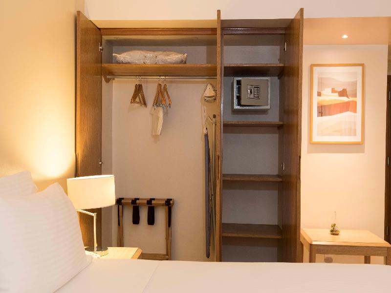 Holiday Inn Montevideo image