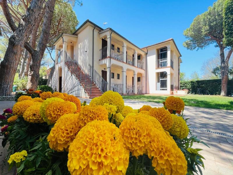 Hotel Boschetto image
