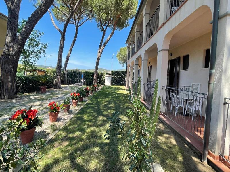Hotel Boschetto image