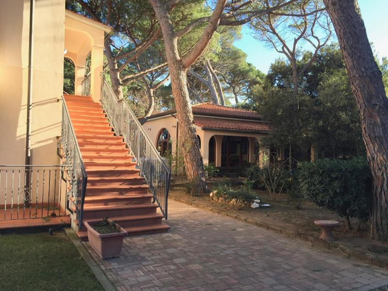 Hotel Boschetto image