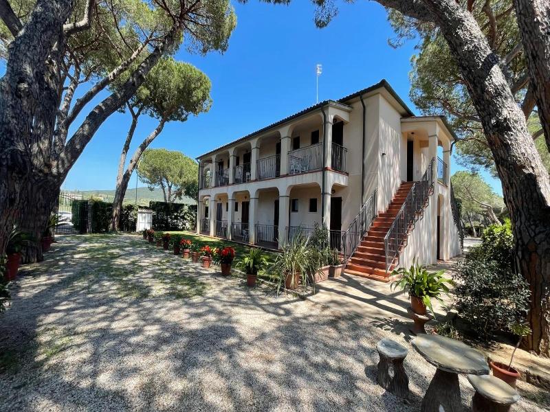 Hotel Boschetto image