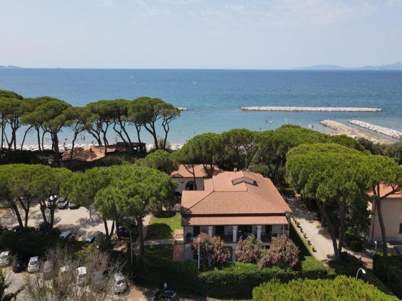 Hotel Boschetto image