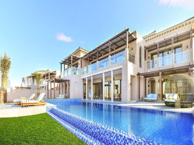 Royal Saray Resort image