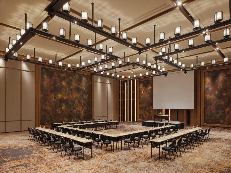 Hotel Tentrem Jakarta image