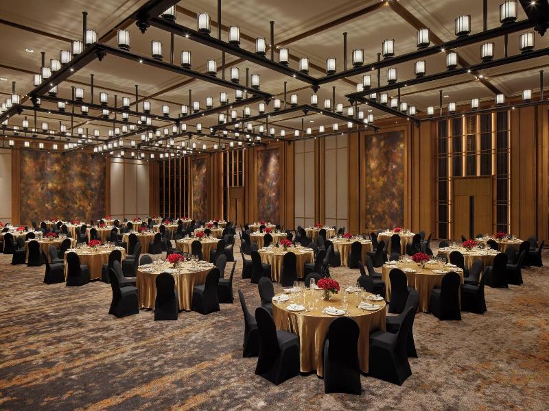 Hotel Tentrem Jakarta image