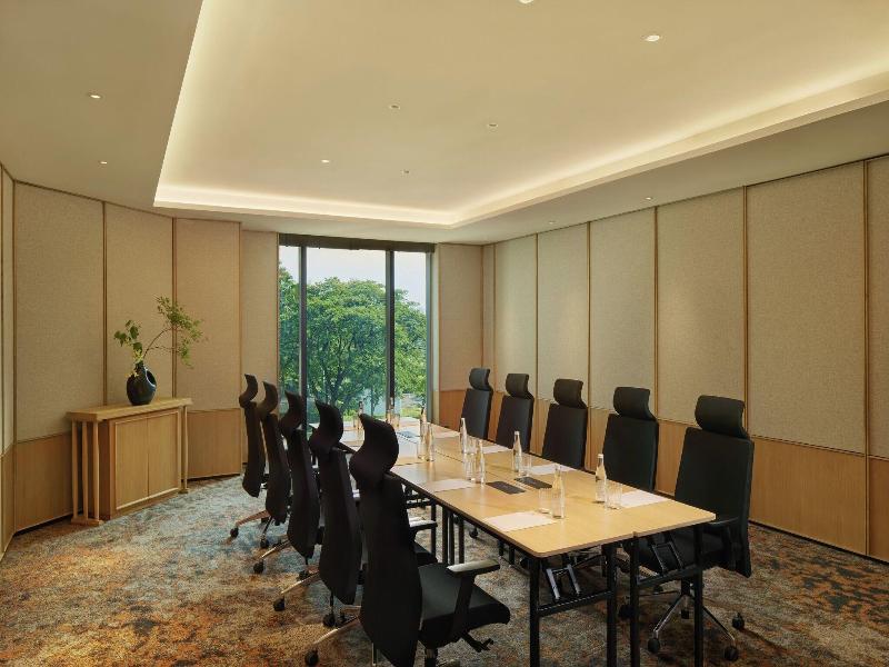 Hotel Tentrem Jakarta image