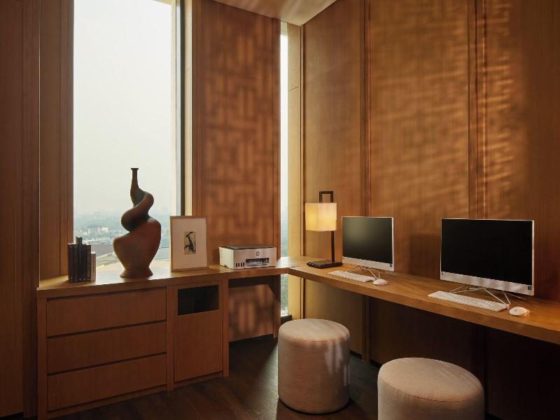 Hotel Tentrem Jakarta image