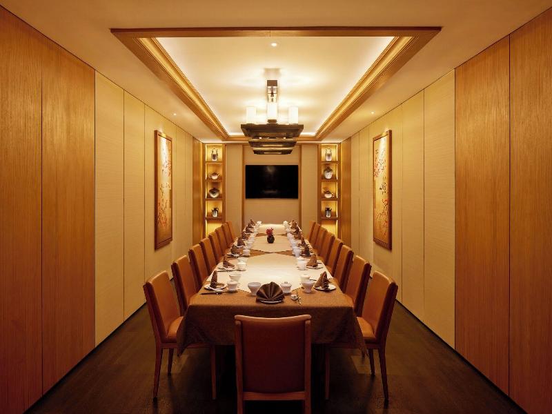 Hotel Tentrem Jakarta image