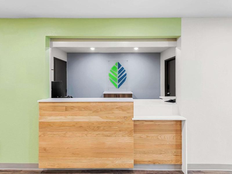 Woodspring Suites Kansas City Airport